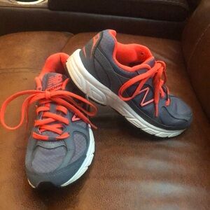 New Balance women sneakers size 6 preloved.